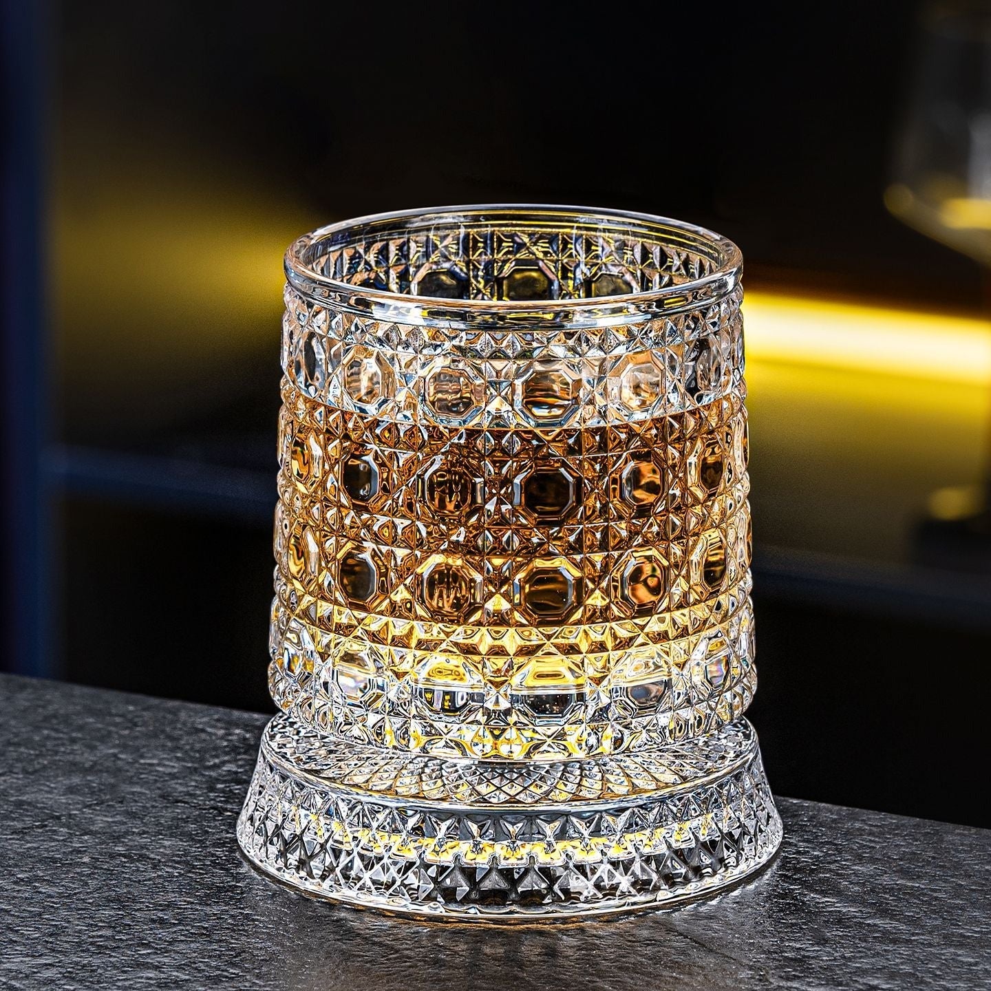 🎁 Father’s Day 50% OFF - Luxury 360° Spinning Crystal Glass-Finds